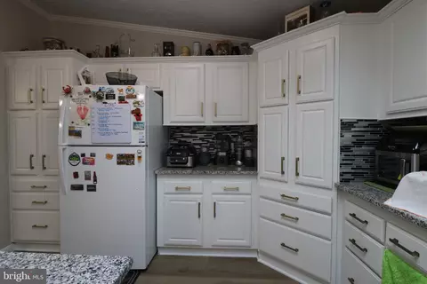 3302 Jonquil Ln, Middle River, MD 21220 photo 11