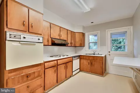 1141 Glendale Rd, Baltimore, MD 21239 photo 9