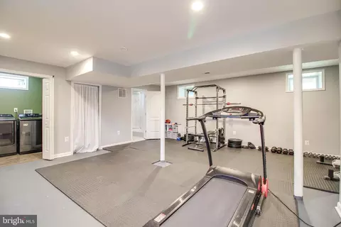 800 S S Beechfield Ave, Baltimore, MD 21229 photo 38