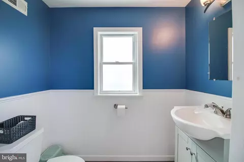 800 S S Beechfield Ave, Baltimore, MD 21229 photo 17