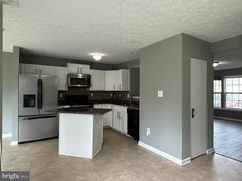 7624 Gladstone Rd, Windsor Mill, MD 21244 photo 8
