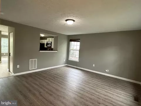 7624 Gladstone Rd, Windsor Mill, MD 21244 photo 4