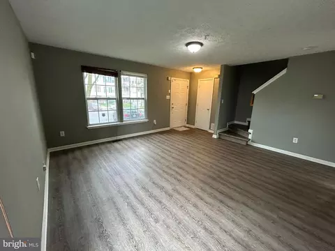 7624 Gladstone Rd, Windsor Mill, MD 21244 photo 5