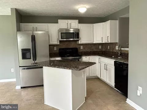 7624 Gladstone Rd, Windsor Mill, MD 21244 photo 7