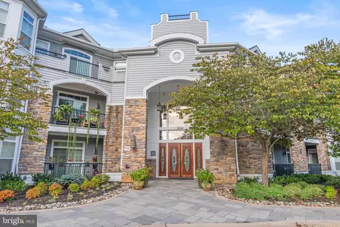 2700 Stone Cliff Dr #207, Baltimore, MD 21209