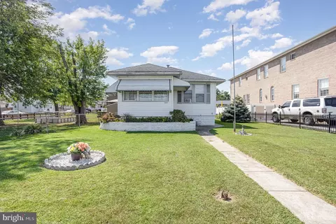 7003 N Point Rd, Sparrows Point, MD 21219 photo 2
