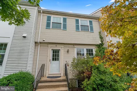 4 Bristow Ct, Parkville, MD 21234