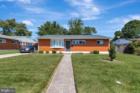 2432 Woodcroft Rd, Parkville, MD 21234