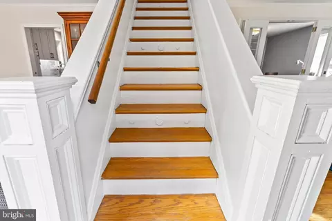 Entry Way - 514 Murdock Rd, Baltimore, MD 21212 photo 2 of 3