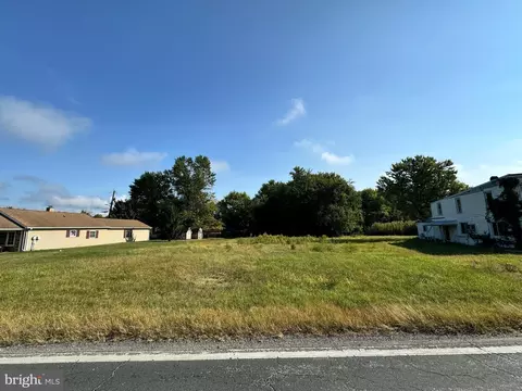 8102 N Point Rd, Sparrows Point, MD 21219 photo 2