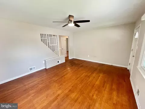 Living - 207 4th, Lansdowne, MD 21227 photo 2 of 4