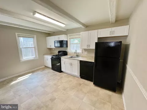 Kitchen - 207 4th, Lansdowne, MD 21227 photo 1 of 3