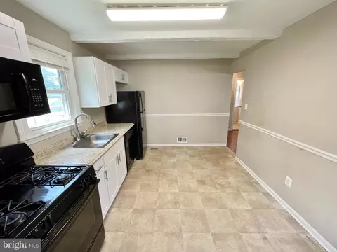 Kitchen - 207 4th, Lansdowne, MD 21227 photo 2 of 3