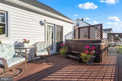Exterior - 2928 Delmar Ave, Sparrows Point, MD 21219 photo 5 of 12