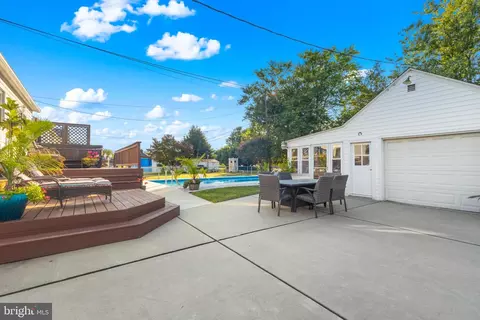Exterior - 2928 Delmar Ave, Sparrows Point, MD 21219 photo 6 of 12