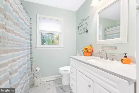 Bath - 2928 Delmar Ave, Sparrows Point, MD 21219 photo 2 of 2