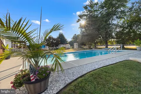 Exterior - 2928 Delmar Ave, Sparrows Point, MD 21219 photo 12 of 12