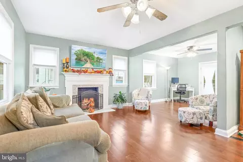 Living - 2928 Delmar Ave, Sparrows Point, MD 21219 photo 1 of 1