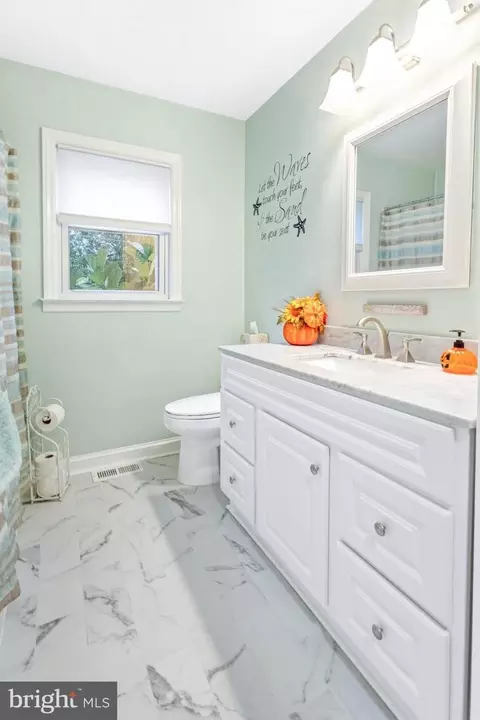 Bath - 2928 Delmar Ave, Sparrows Point, MD 21219 photo 1 of 2