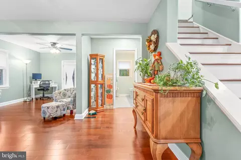 Entry Way - 2928 Delmar Ave, Sparrows Point, MD 21219 photo 1 of 6
