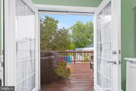 Exterior - 2928 Delmar Ave, Sparrows Point, MD 21219 photo 3 of 12