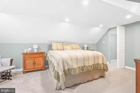 Bedroom - 2928 Delmar Ave, Sparrows Point, MD 21219 photo 2 of 7
