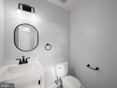 2112 Heritage Dr, Baltimore, MD 21209 photo 3