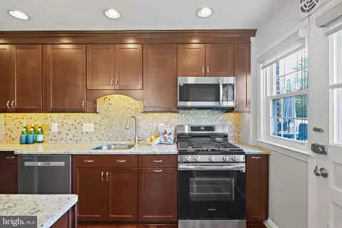 Kitchen - 6100 Edmondson Ave, Catonsville, MD 21228 photo 2 of 4