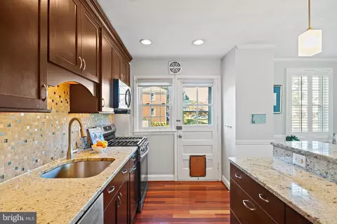 Kitchen - 6100 Edmondson Ave, Catonsville, MD 21228 photo 4 of 4