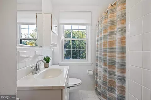 Bath - 6100 Edmondson Ave, Catonsville, MD 21228 photo 1 of 1