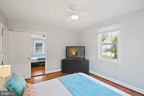 Bedroom - 6100 Edmondson Ave, Catonsville, MD 21228 photo 2 of 6