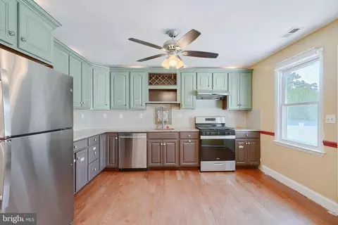 9522 Burton Ave, Parkville, MD 21234