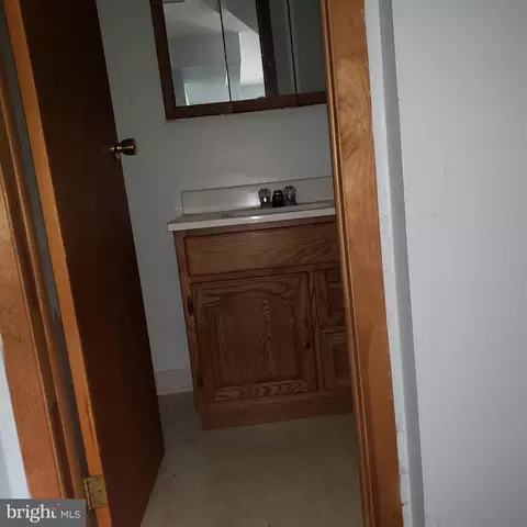950 Circle, Halethorpe, MD 21227 photo 24