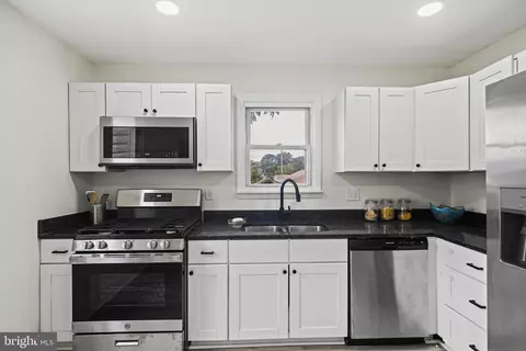 304 Fifth Ave, Lansdowne, MD 21227 photo 7