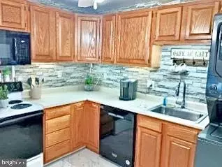 123 Glider Dr, Middle River, MD 21220 photo 2