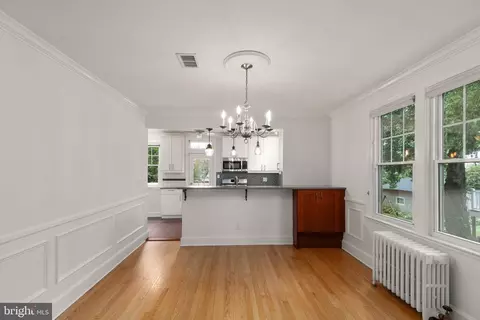 Dining - 513 Dunkirk Rd, Baltimore, MD 21212 photo 1 of 1