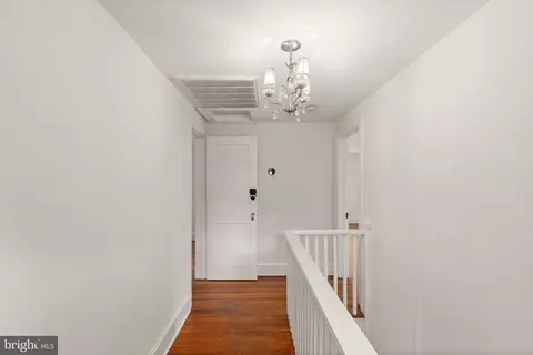 Entry Way - 513 Dunkirk Rd, Baltimore, MD 21212 photo 1 of 2