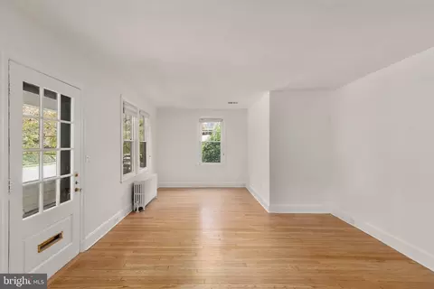 Living - 513 Dunkirk Rd, Baltimore, MD 21212 photo 1 of 3