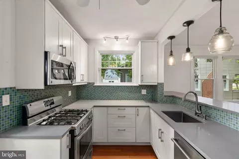 Kitchen - 513 Dunkirk Rd, Baltimore, MD 21212 photo 2 of 3