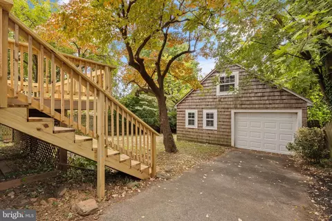 Exterior - 513 Dunkirk Rd, Baltimore, MD 21212 photo 2 of 6