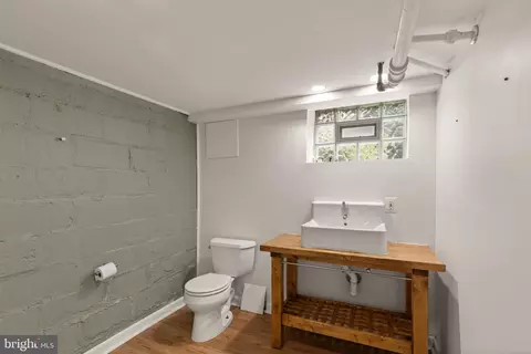 Bath - 513 Dunkirk Rd, Baltimore, MD 21212 photo 2 of 3