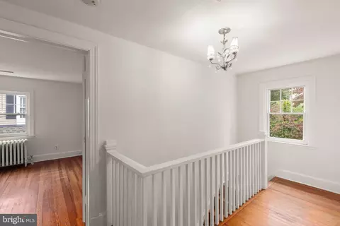 Entry Way - 513 Dunkirk Rd, Baltimore, MD 21212 photo 2 of 2