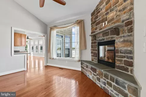 Living - 6910 River Drive Rd, Sparrows Point, MD 21219 photo 5 of 6
