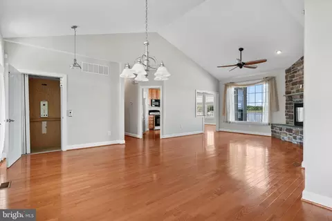 Living - 6910 River Drive Rd, Sparrows Point, MD 21219 photo 2 of 6