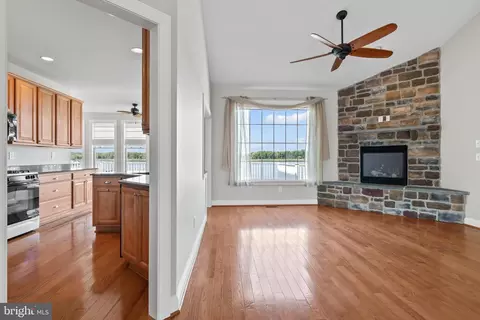 Living - 6910 River Drive Rd, Sparrows Point, MD 21219 photo 6 of 6