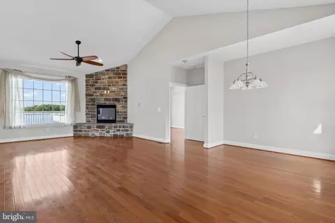 Living - 6910 River Drive Rd, Sparrows Point, MD 21219 photo 3 of 6
