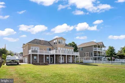 Exterior - 6910 River Drive Rd, Sparrows Point, MD 21219 photo 5 of 6