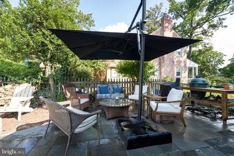 Exterior - 910 Kingston Rd, Baltimore, MD 21212 photo 4 of 5