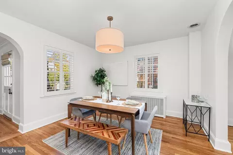 Dining - 910 Kingston Rd, Baltimore, MD 21212 photo 2 of 3