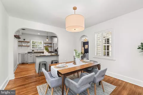 Dining - 910 Kingston Rd, Baltimore, MD 21212 photo 1 of 3